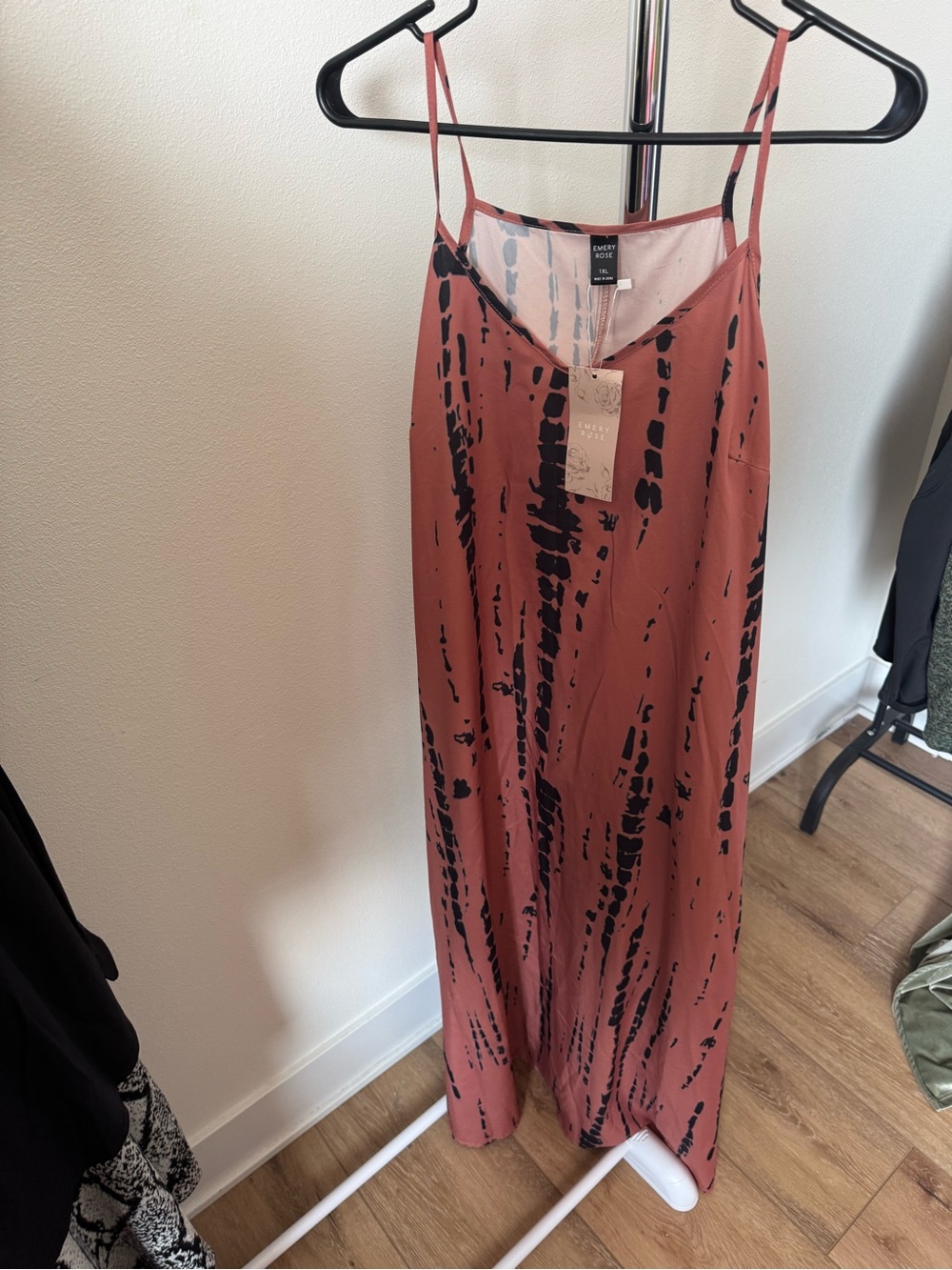 EMERY ROSE v-neck spaghetti strap maxi dress tie-dye pattern size 1XL NEW W TAGS